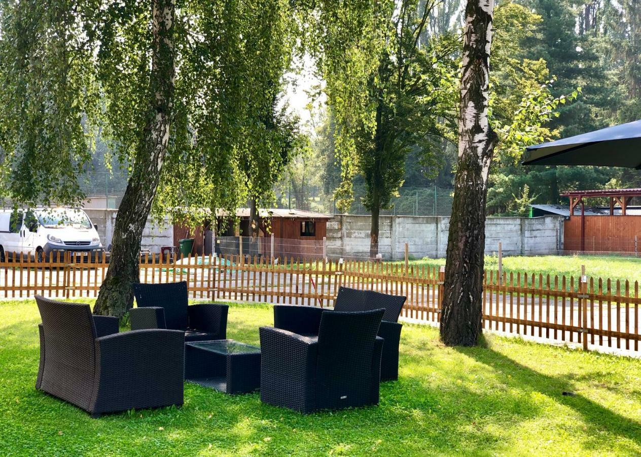 Апартаменты Skolici Stredisko Abena S Ubytovanim Острава Экстерьер фото